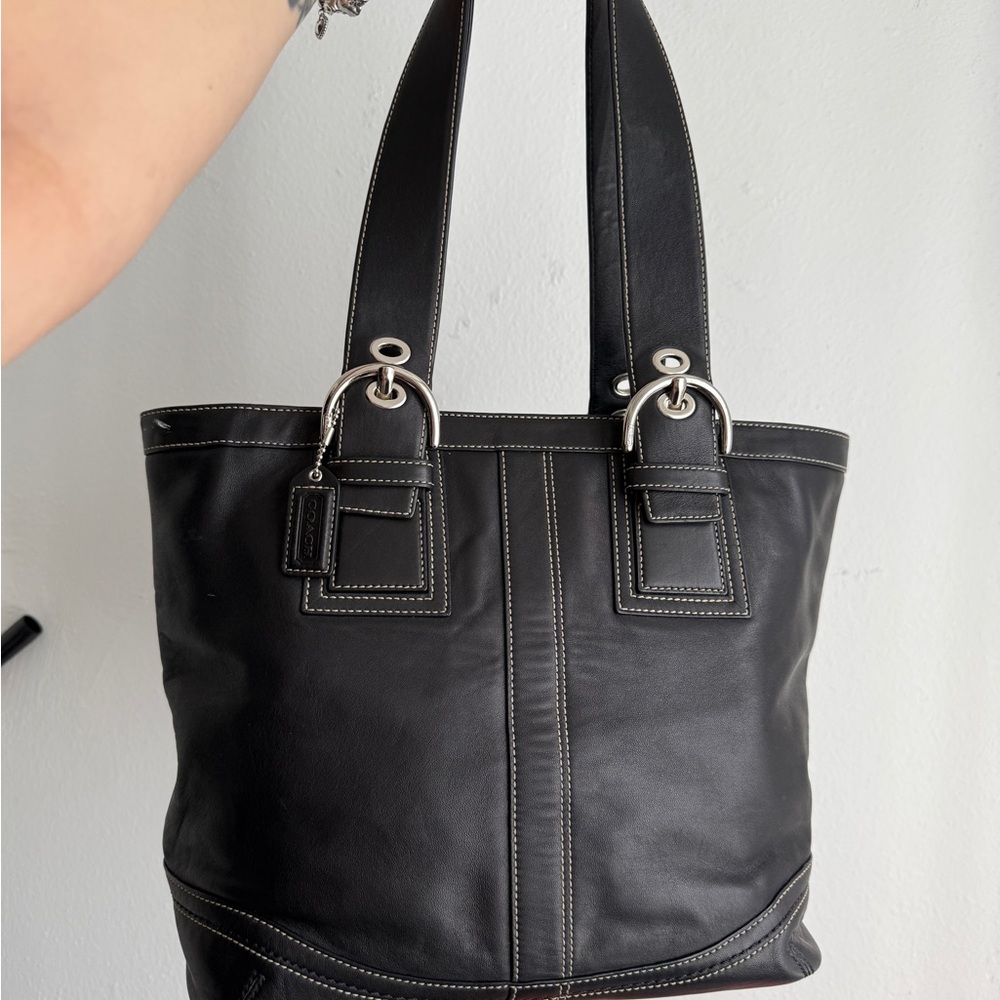 Coach SOHO Black Leather Tote F11093- EUC